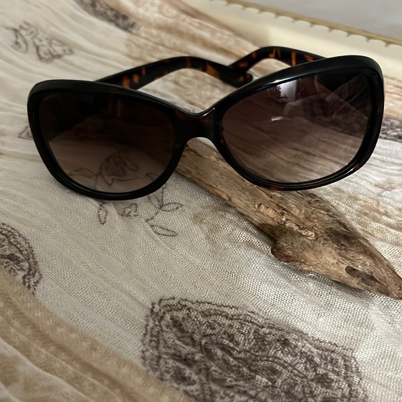 Liz Claiborne large frame glasses with Rose gold toned Rhinestone trimmed detail - Picture 5 of 7